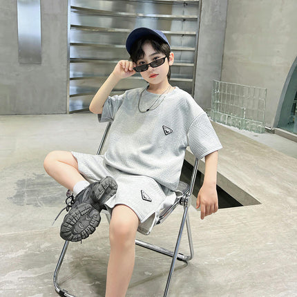Boys' Casual Loose Outfit - Summer Short Sleeve T-shirt and Shorts 2-Piece Set