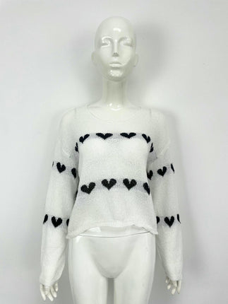 Women's Lightweight Round Neck Heart Contrast Color Short Loose Pullover Sweater