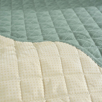 Cotton Quilted Plaid Sofa Seat Cover Non-Slip Washable Couch Cover for Dogs, Children and Pet Furniture Protector