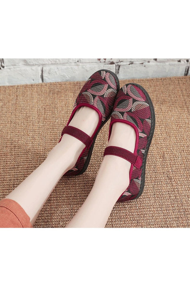 Women's Slip On Travel Soft Sole Comfortable Shoes Outdoor Mesh Fashion Hollow Shoes