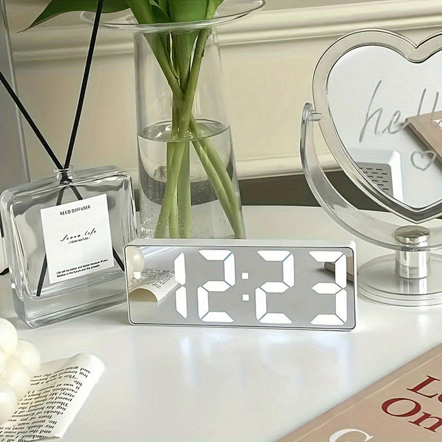 1pc LED Digital Alarm Clock, Large Display USB Powered For Bedroom, Office, Home Decor