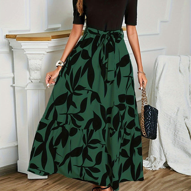 Feminine Floral Print Dress - Comfortable Crew Neck & Short Sleeves - Perfect for Spring & Summer