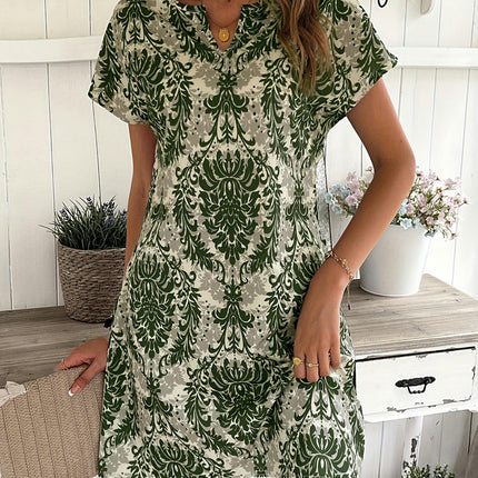 Batwing Dress - Women's Short Sleeve Notched Neck Vacation Dress for Summer - Comfortable Dresses