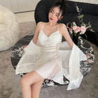 White two -piece set