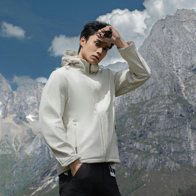Outdoor One-piece Soft Shell Jacket Hooded Windproof and Rainproof  Mountaineering Jacket