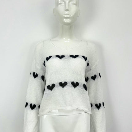 Women's Lightweight Round Neck Heart Contrast Color Short Loose Pullover Sweater