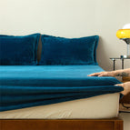 Pfauenblau