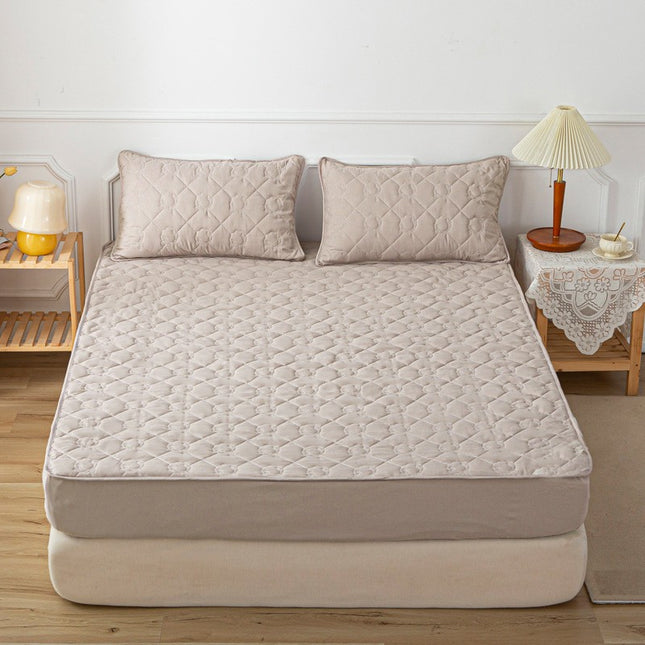 Cotton Padded Quilted Sheet Full Cover Bedspread Sheet Non-Slip Mattress Protector Sheet Set with Pillowcase