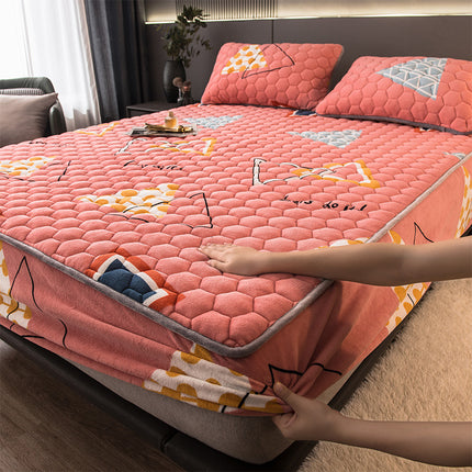 Queen Size Milk Fleece Fitted Sheet Mattress Protector, Soft And Breathable Thickened With Elastic Deep Bed Cover