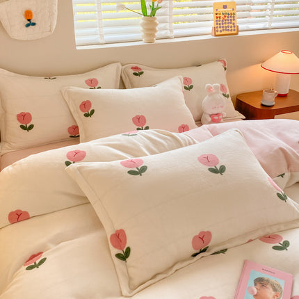 Soft And Comfortable Four-Piece Bedding Set With Thick Velvet And Coral Fleece Including Bed Sheet Pillowcase And Duvet Cover