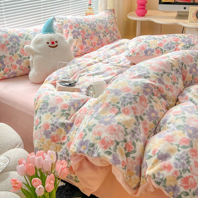 Soft And Comfortable Four-Piece Bedding Set With Thick Velvet And Coral Fleece Including Bed Sheet Pillowcase And Duvet Cover