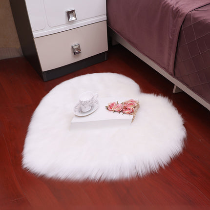 Tapis super doux en fausse fourrure en forme d'amour, tapis pelucheux en peau de mouton, pour chambre d'enfant, salon, chambre à coucher, tapis à poils longs