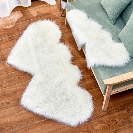 Double Heart Shaped Faux Fur Rug, Soft Artificial Sheepskin Fluffy Floor Carpet for Home Living Room Bedroom Sofa Shaggy Area Rugs
