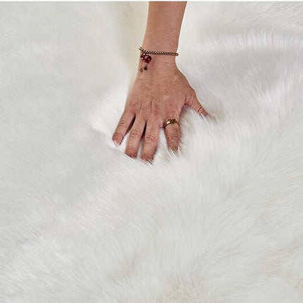 Faux Fur Rug Round Rug Sheep-Skin Fur Throw Washable Small Fluffy Rug for The Living Room Bedroom Nursery Decor